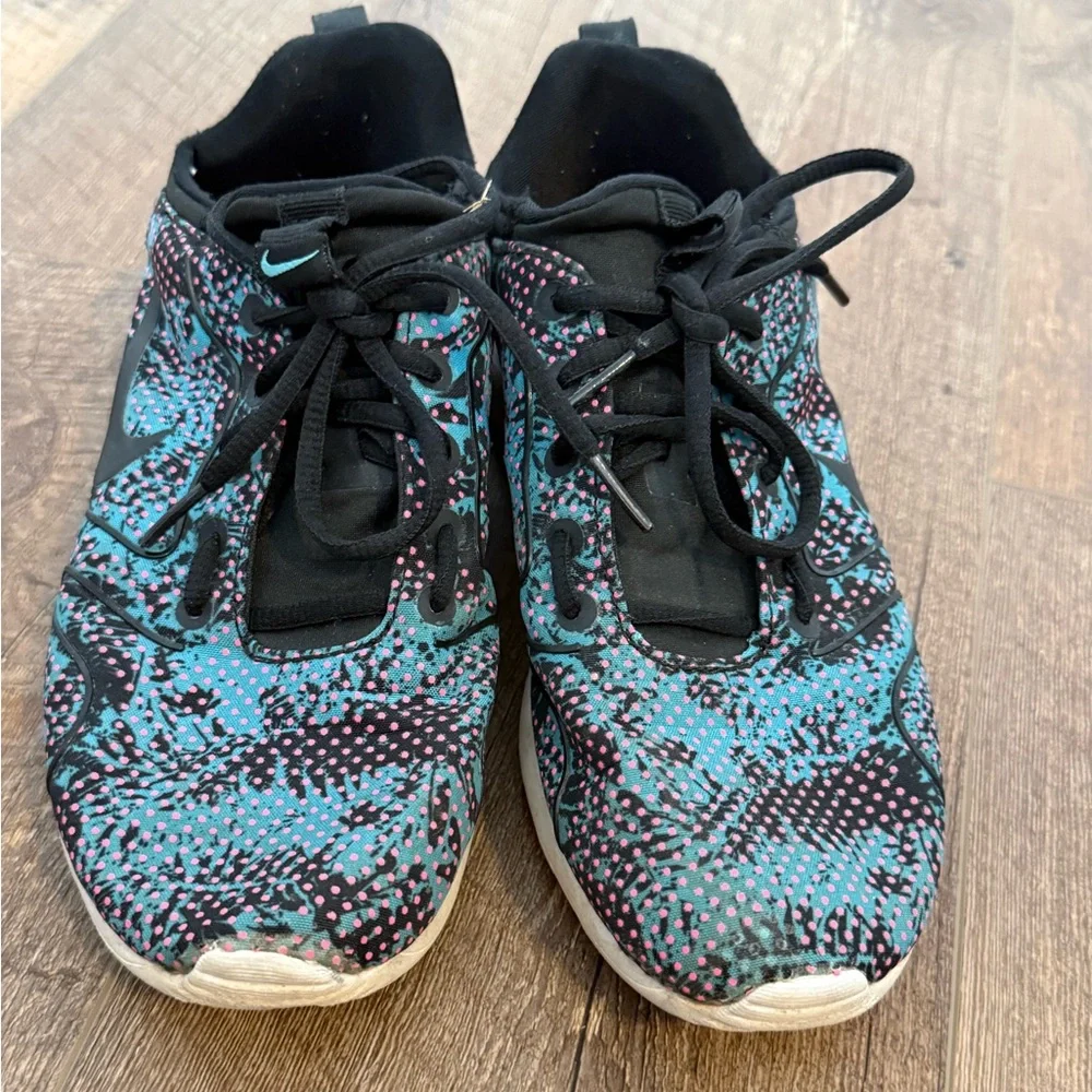 Nike Kaisha 2.0 Running Shoes, Size 8.5